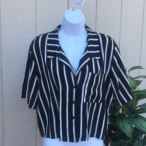 L.A. Hearts crop button down